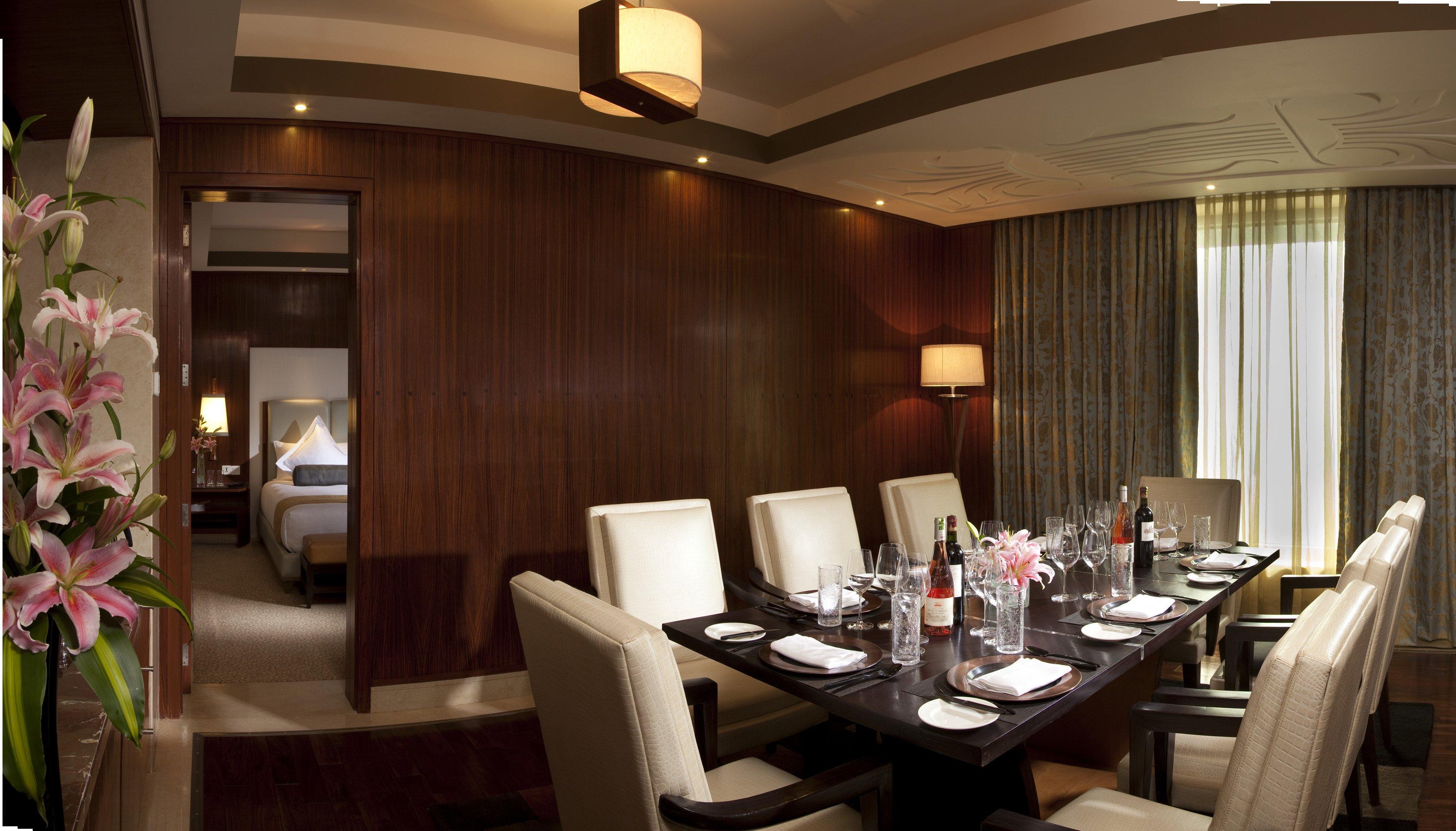 Hotel Crowne Plaza New Delhi Okhla By Ihg Exteriér fotografie A private dining room at the Mandarin Oriental, Hong Kong