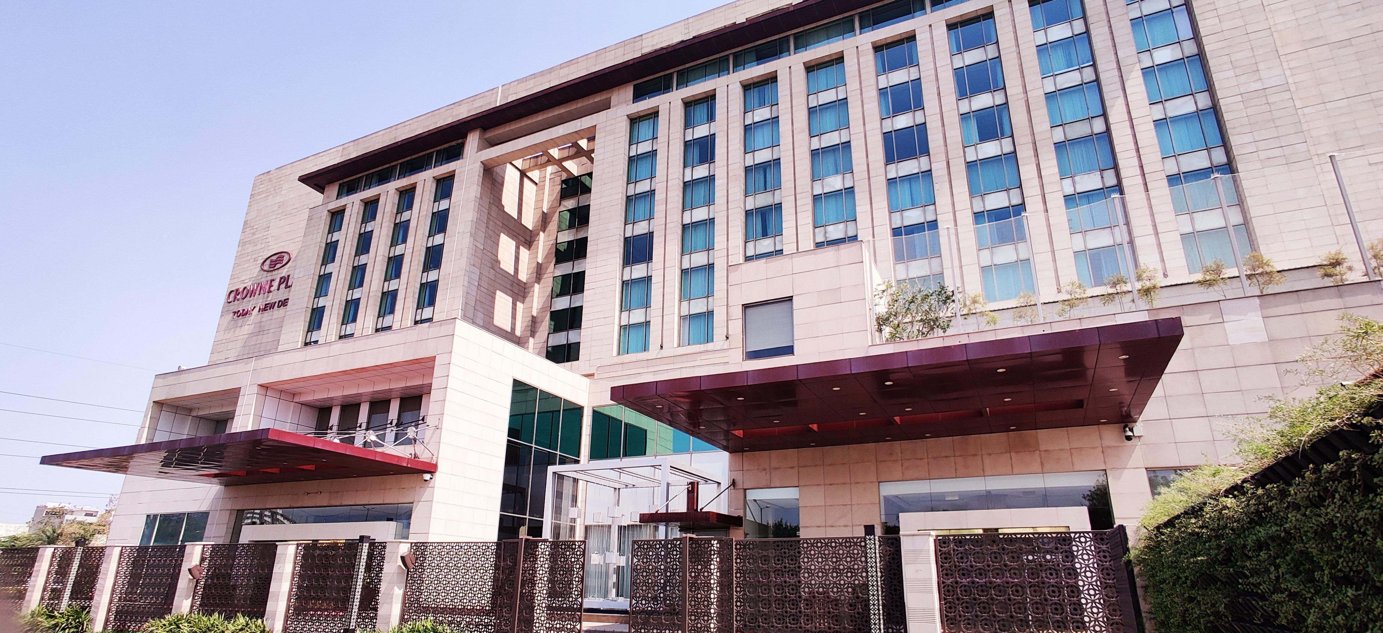 Hotel Crowne Plaza New Delhi Okhla By Ihg Exteriér fotografie The University of Lahore